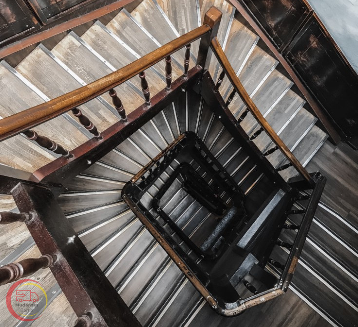 escaleras antiguas edificio barcelona