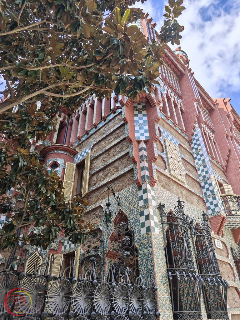 Mejores barrios para vivir en Barcelona según tu estilo de vida 7 gracia casa vicenc 2 768x1024 1